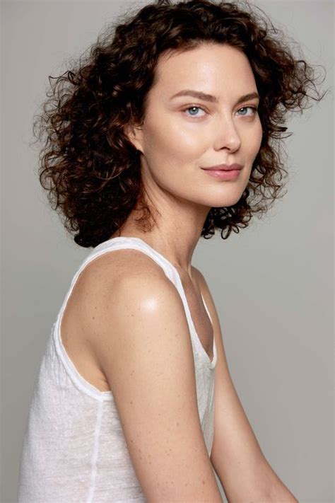 shalom harlow model